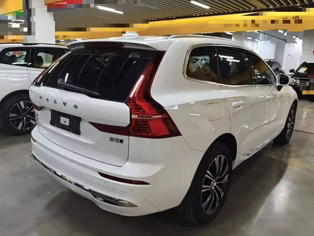 Volvo XC60 — фото 7