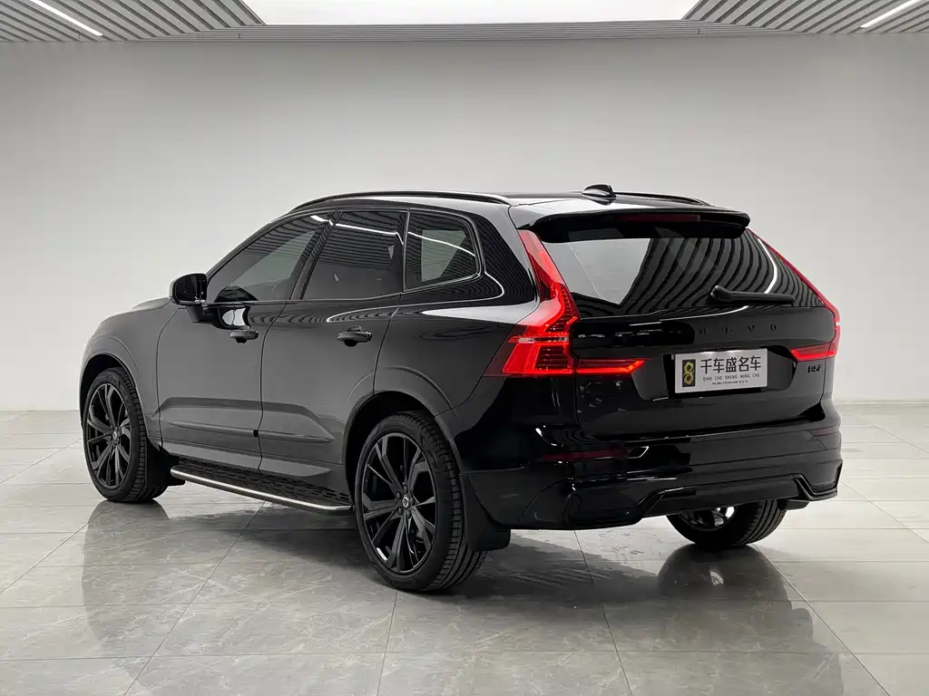 Volvo XC60 — фото 4