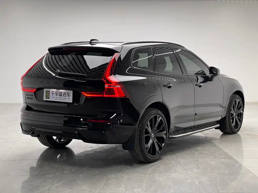 Volvo XC60 — фото 6