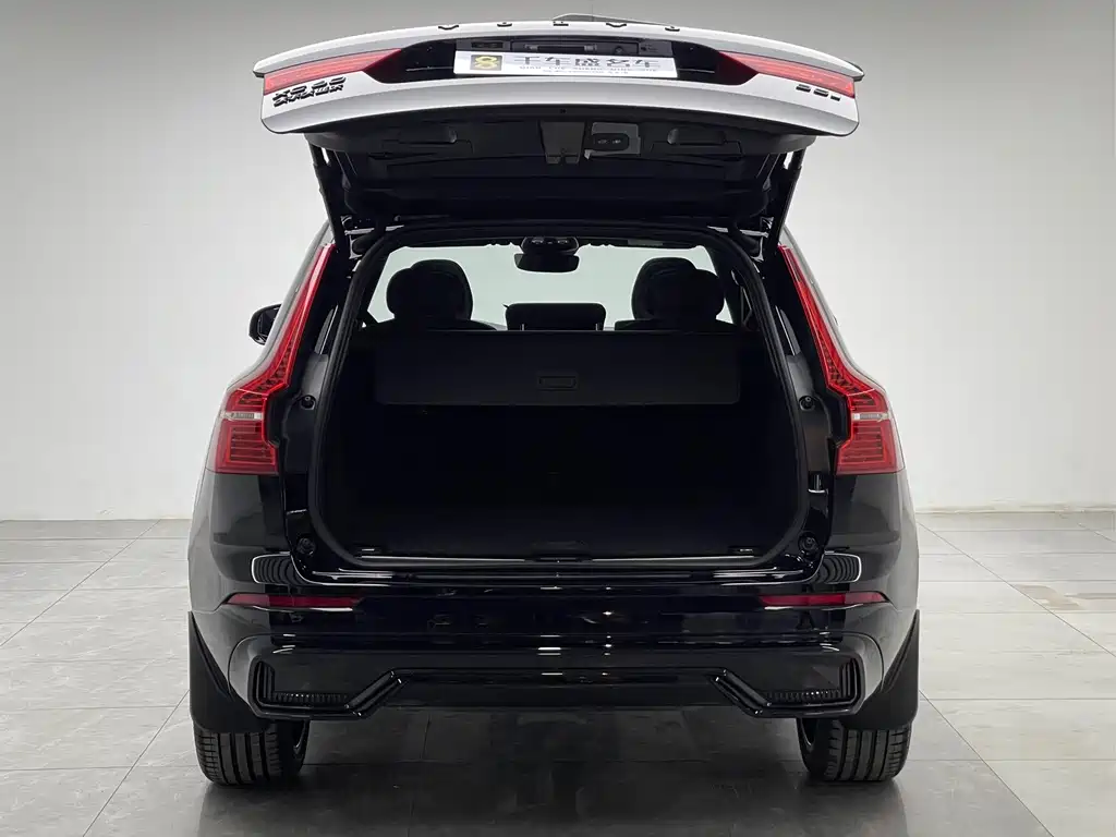 Volvo XC60 — фото 10