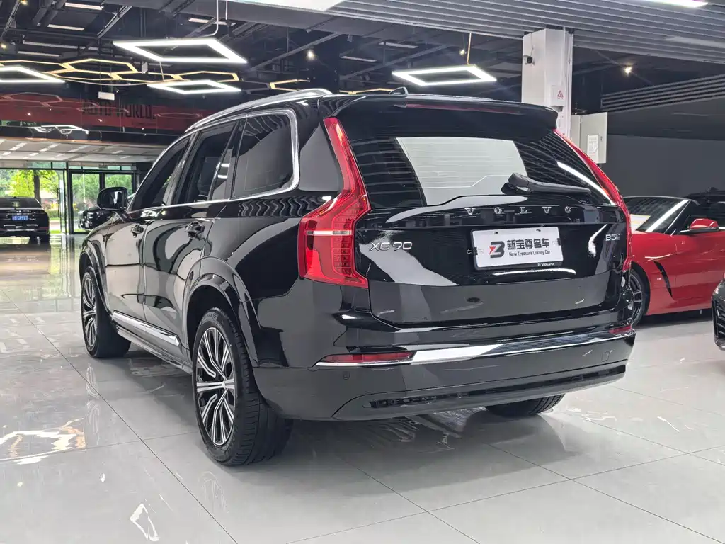 Volvo XC90 — фото 17