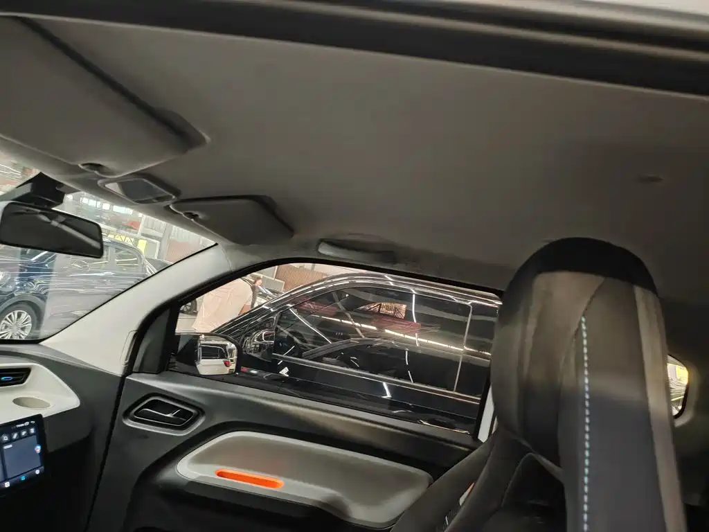 Wuling MINIEV — фото 18