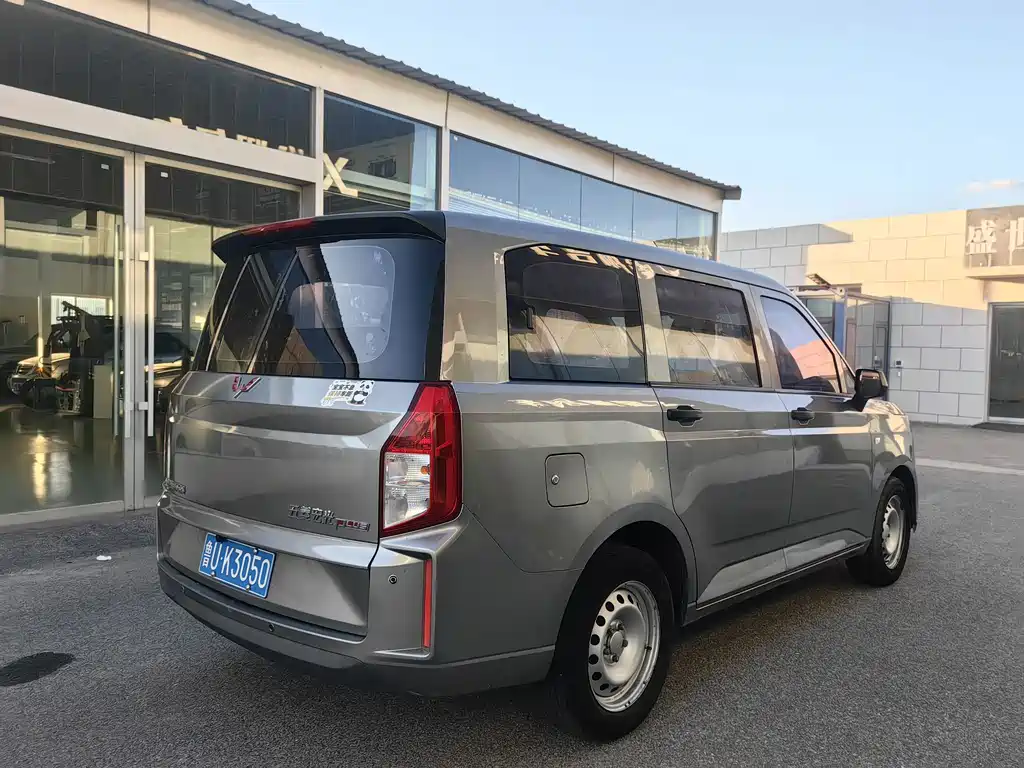 Wuling Hongguang PLUS — фото 4