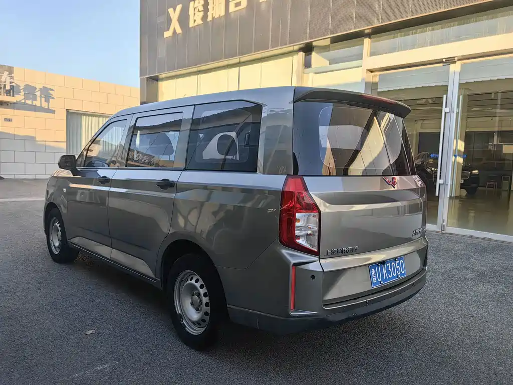 Wuling Hongguang PLUS — фото 7