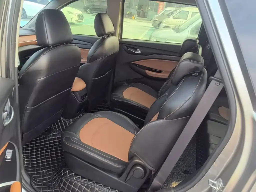 Wuling Hongguang S3 — фото 17