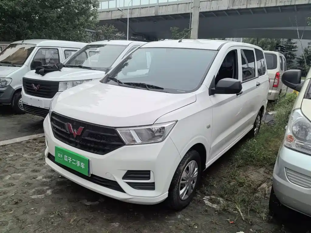 Wuling Hongguang — фото 2