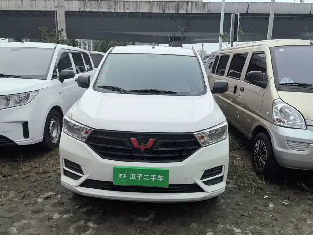 Wuling Hongguang — фото 3