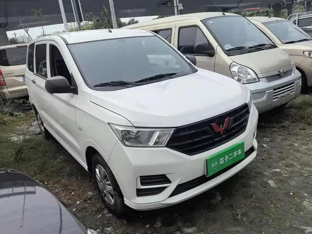 Wuling Hongguang — фото 4