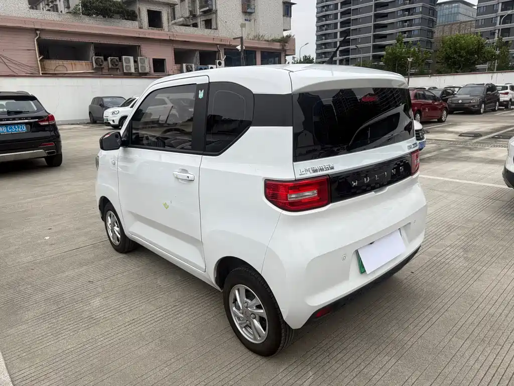 Wuling MINIEV — фото 12