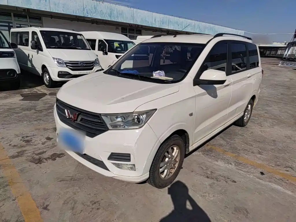 Wuling Hongguang — фото 2