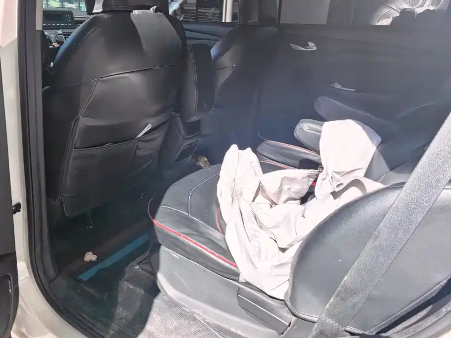 Wuling Hongguang S3 — фото 11