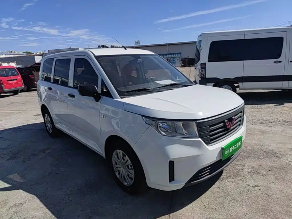 Wuling Hongguang PLUS — фото 22