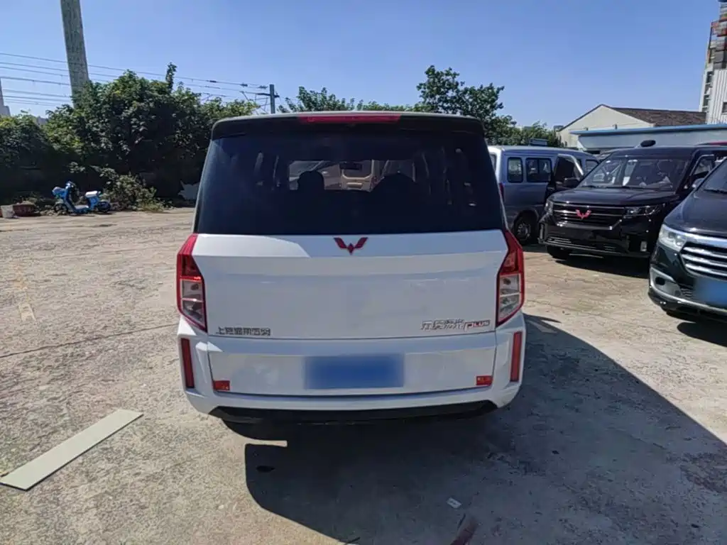 Wuling Hongguang PLUS — фото 4
