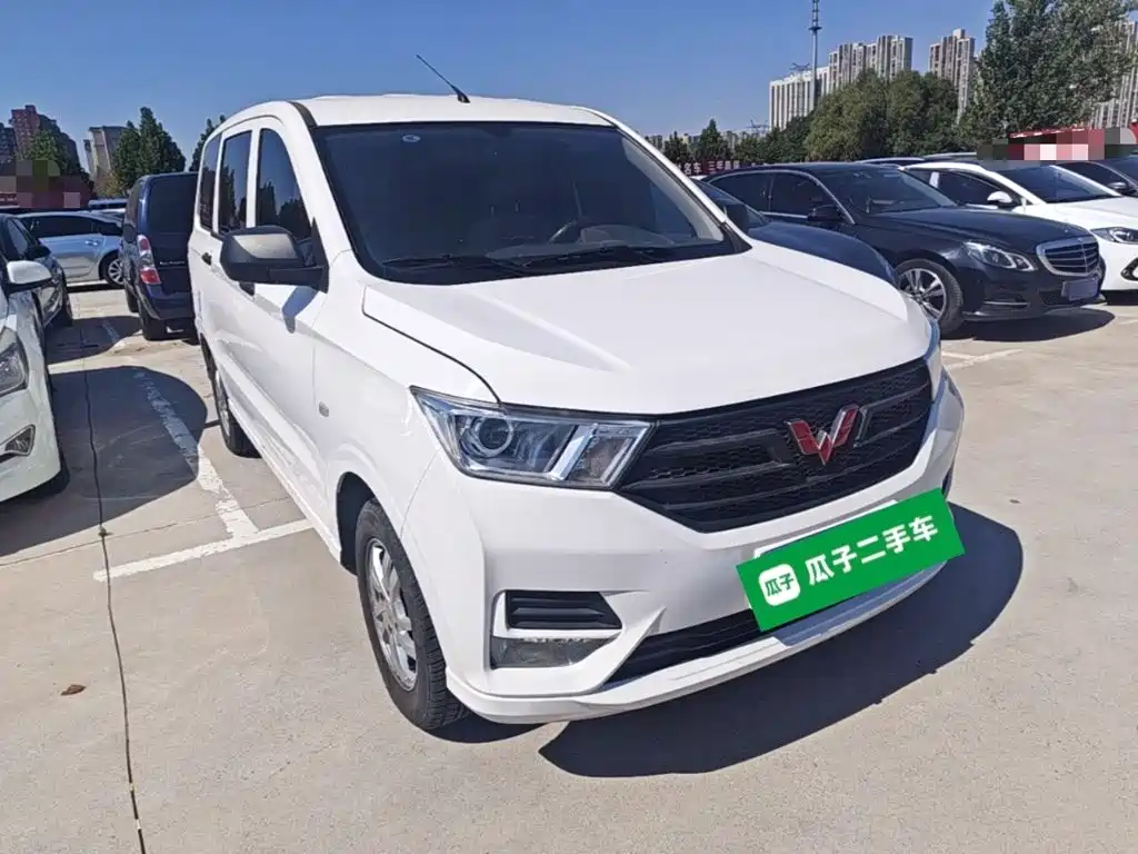 Wuling Hongguang — фото 4