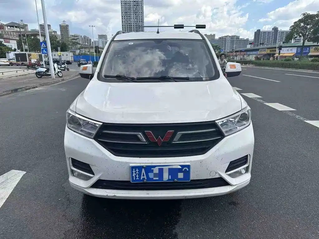 Wuling Hongguang — фото 2