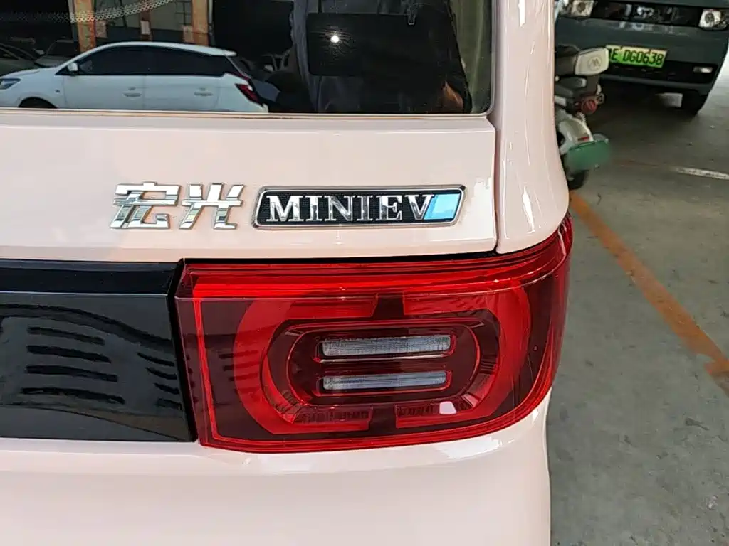 Wuling MINIEV — фото 8