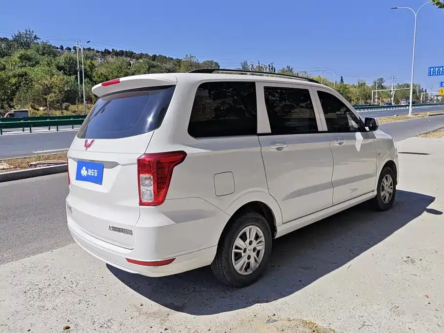 Wuling Hongguang — фото 3