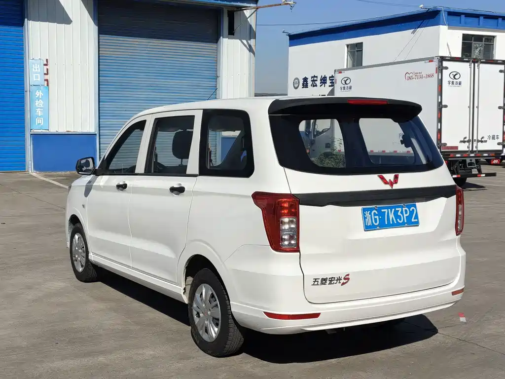 Wuling Hongguang — фото 6