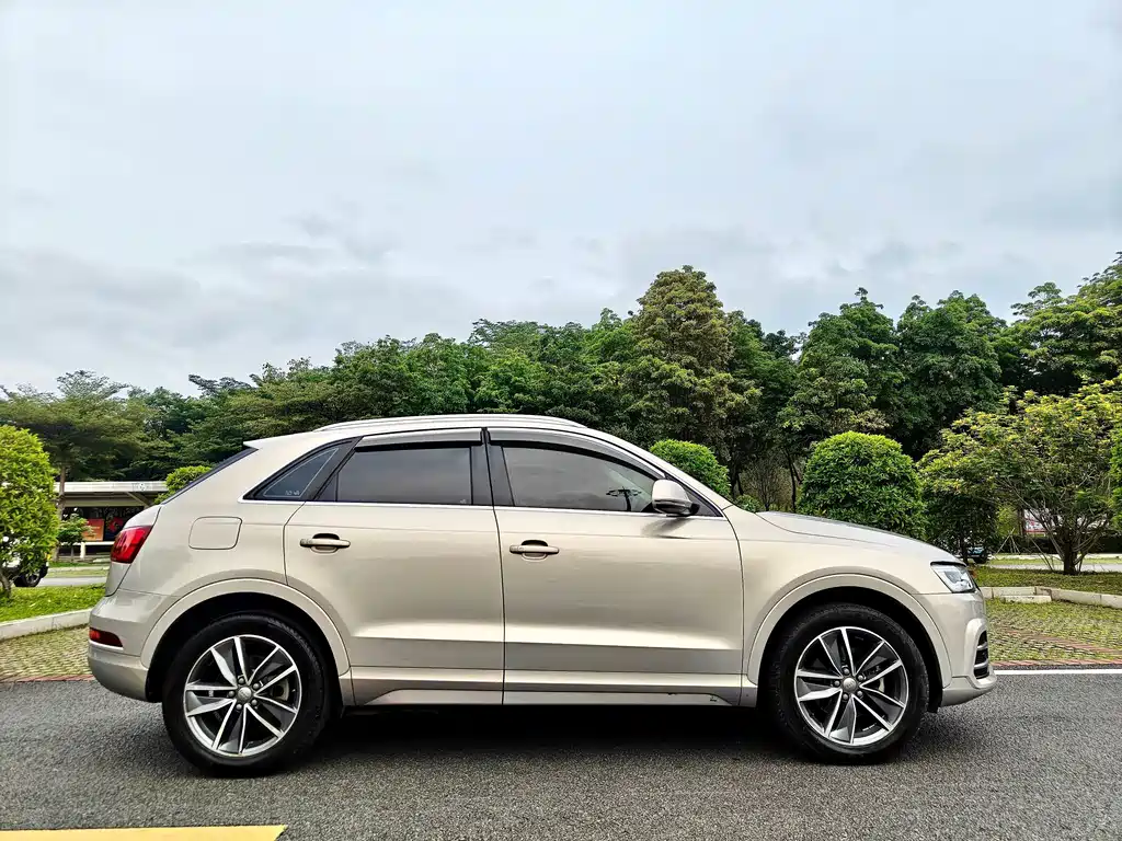Audi Q3 — фото 8