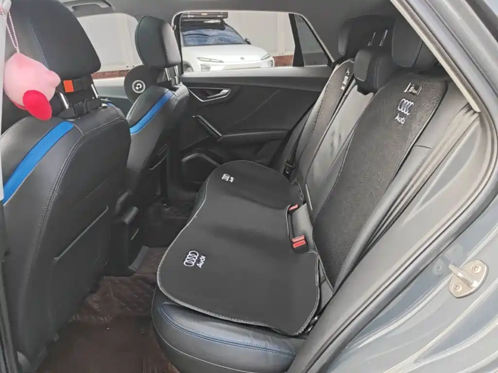 Audi Q2L e-tron — фото 17