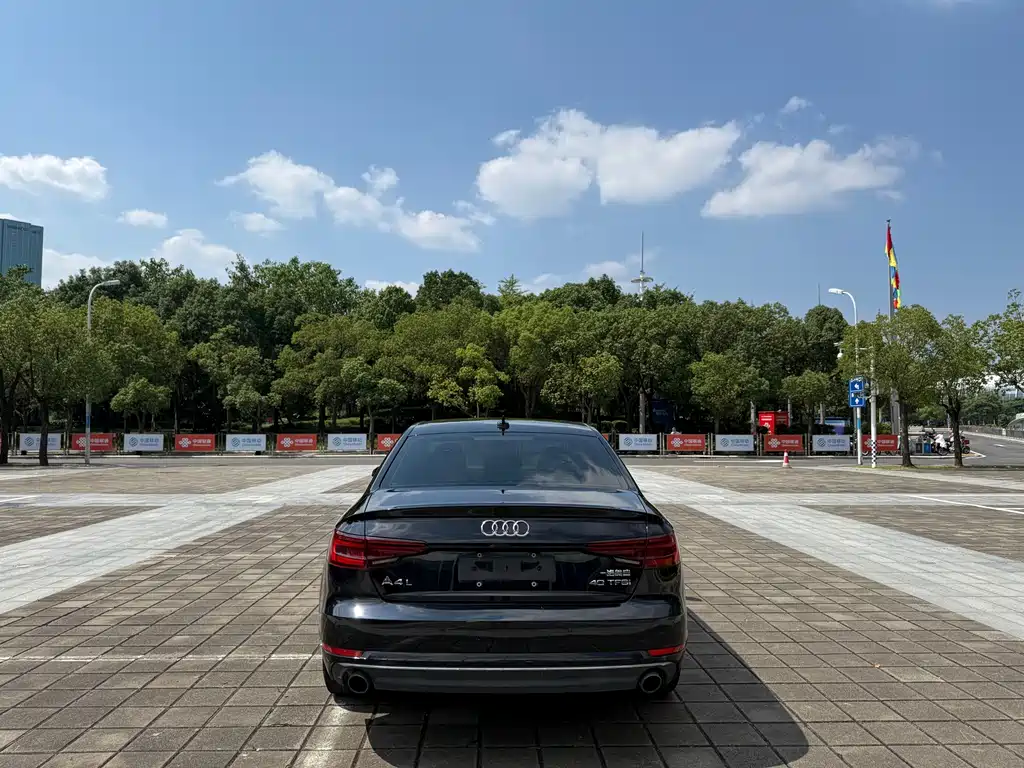 Audi A4L — фото 10