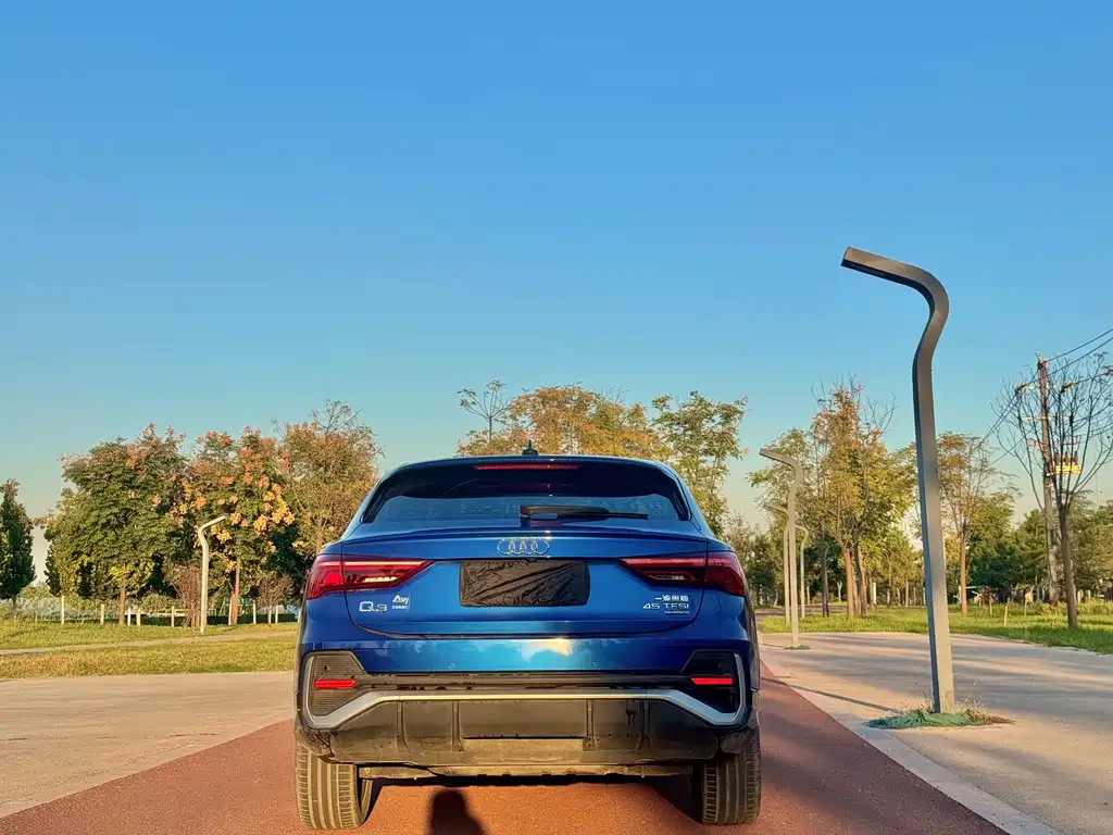 Audi Q3 Sportback — фото 8