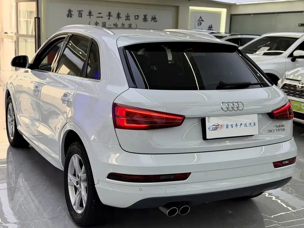 Audi Q3 — фото 10
