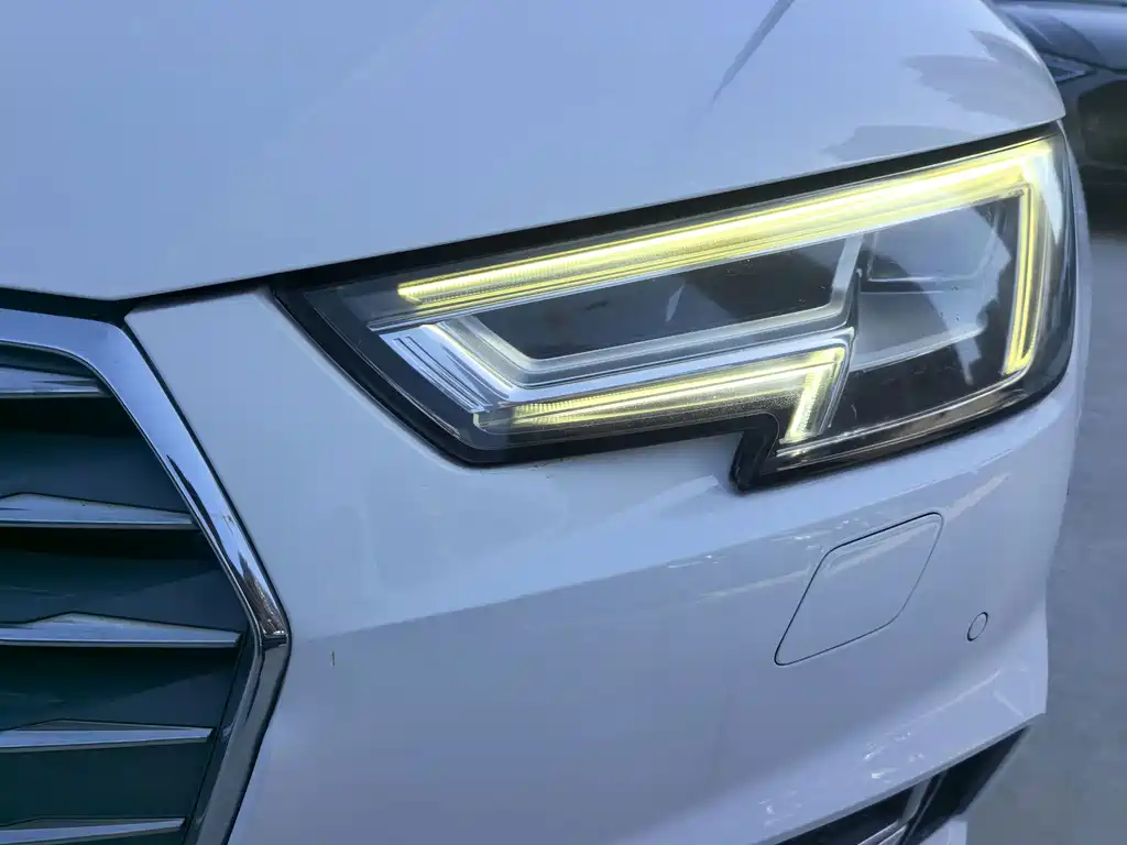 Audi A4L — фото 3