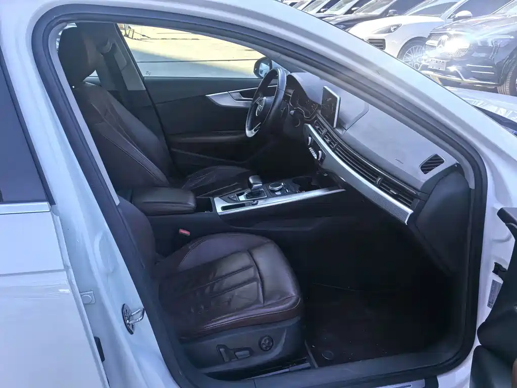 Audi A4L — фото 28