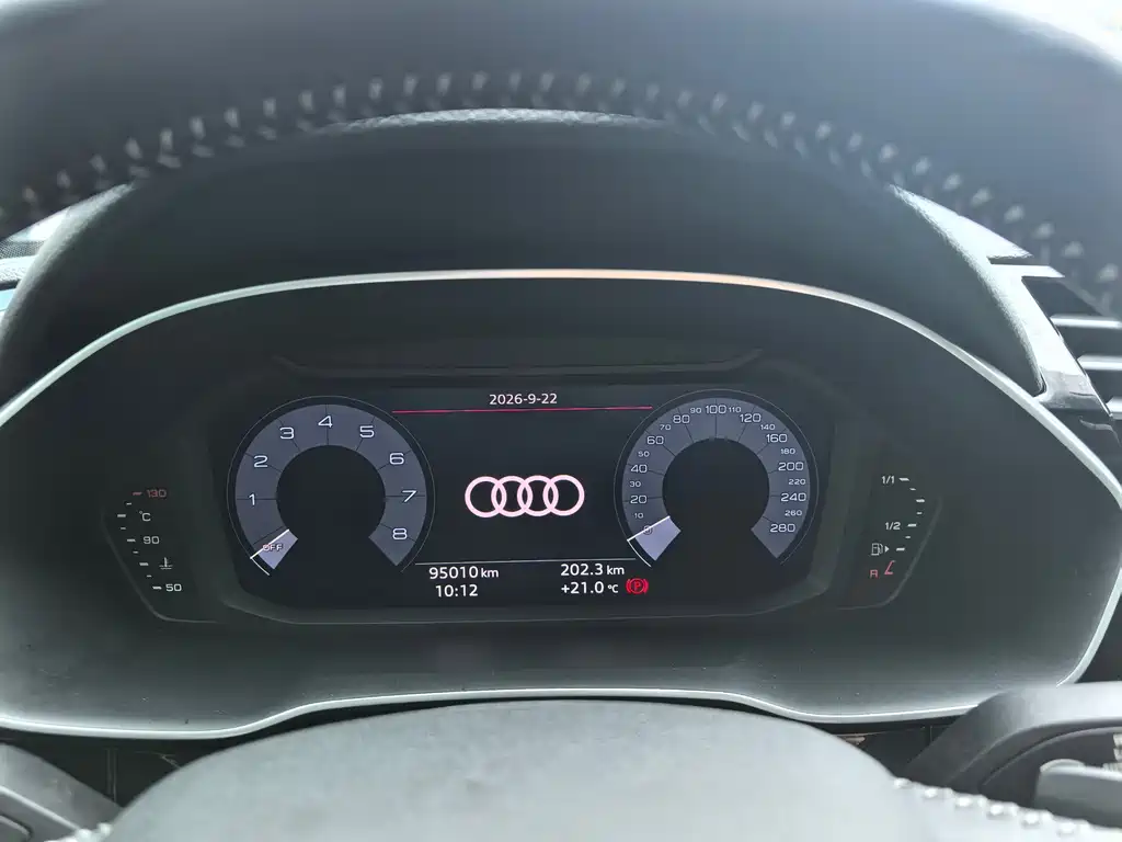 Audi Q3 — фото 11