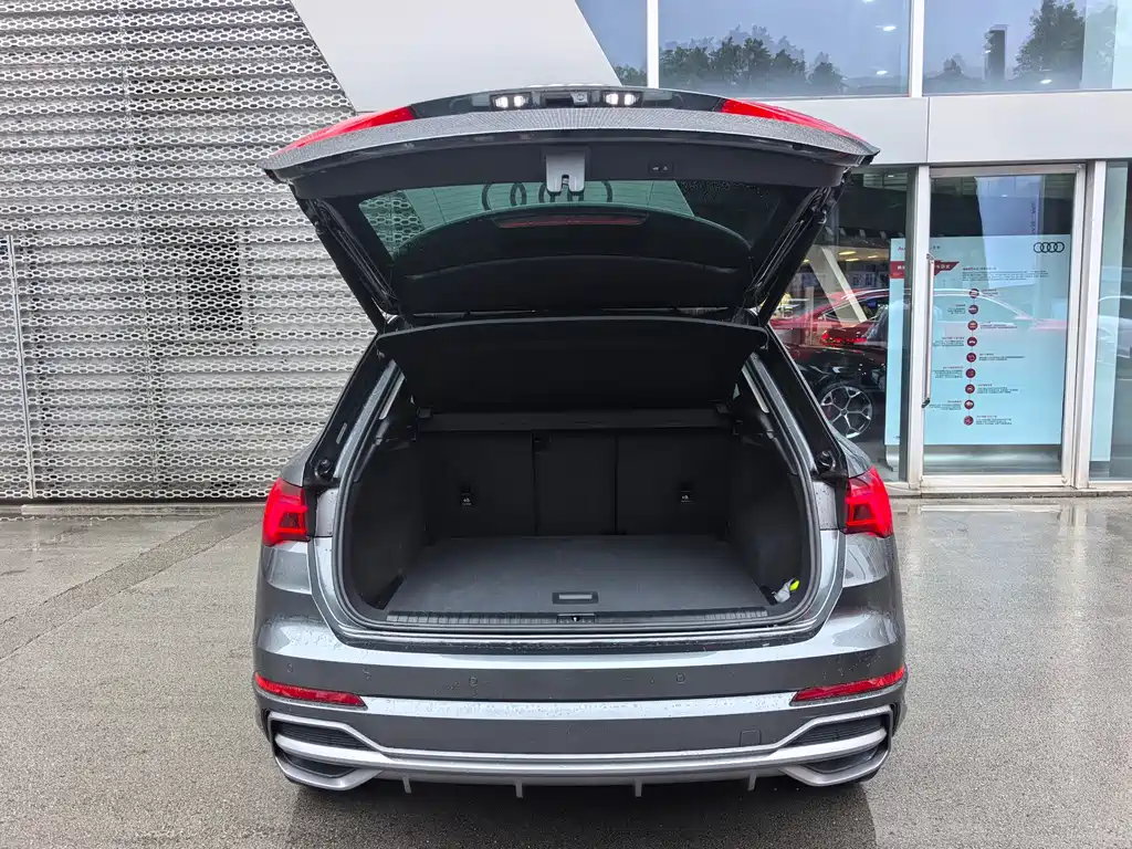 Audi Q3 — фото 4