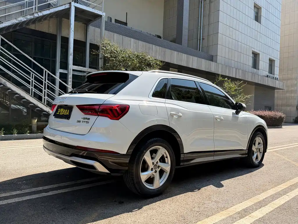 Audi Q3 — фото 26