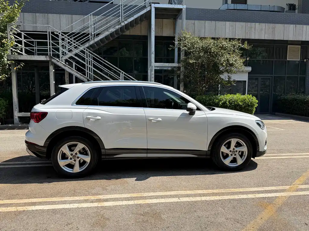 Audi Q3 — фото 27