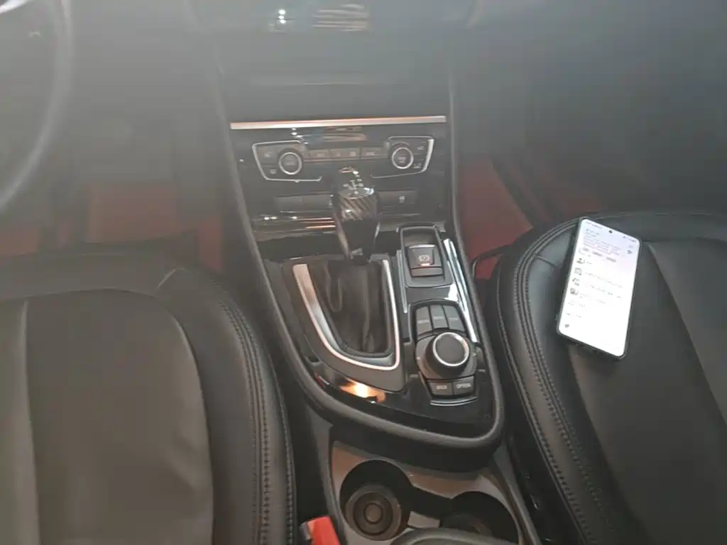 BMW 2 Series Active Tourer — фото 14
