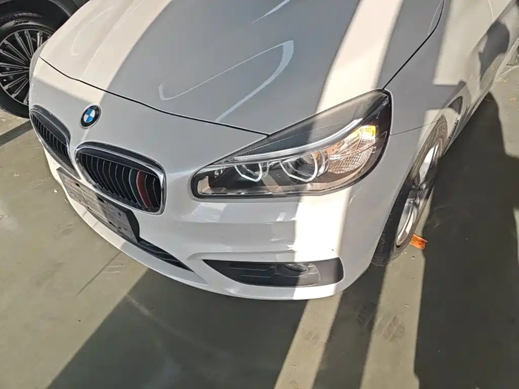 BMW 2 Series Active Tourer — фото 24
