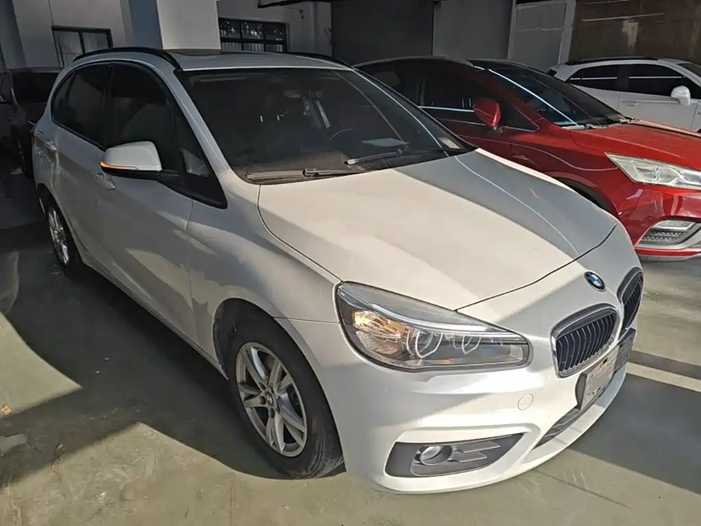 BMW 2 Series Active Tourer — фото 4