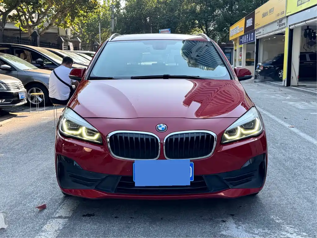 BMW 2 Series Active Tourer — фото 2