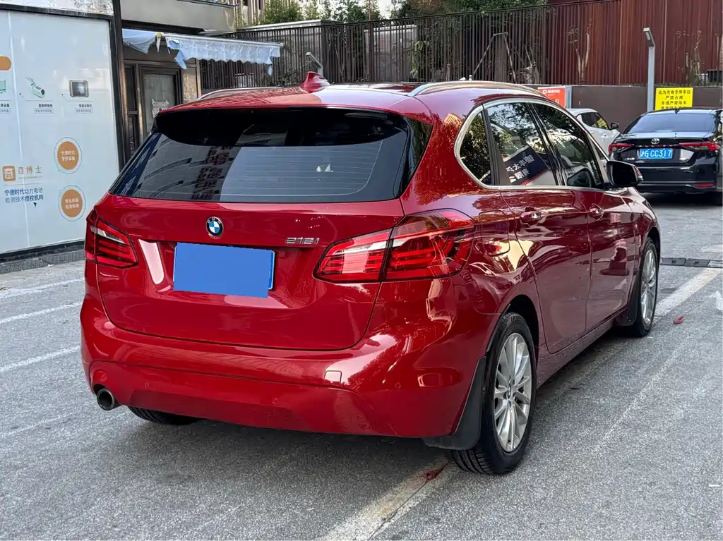 BMW 2 Series Active Tourer — фото 3