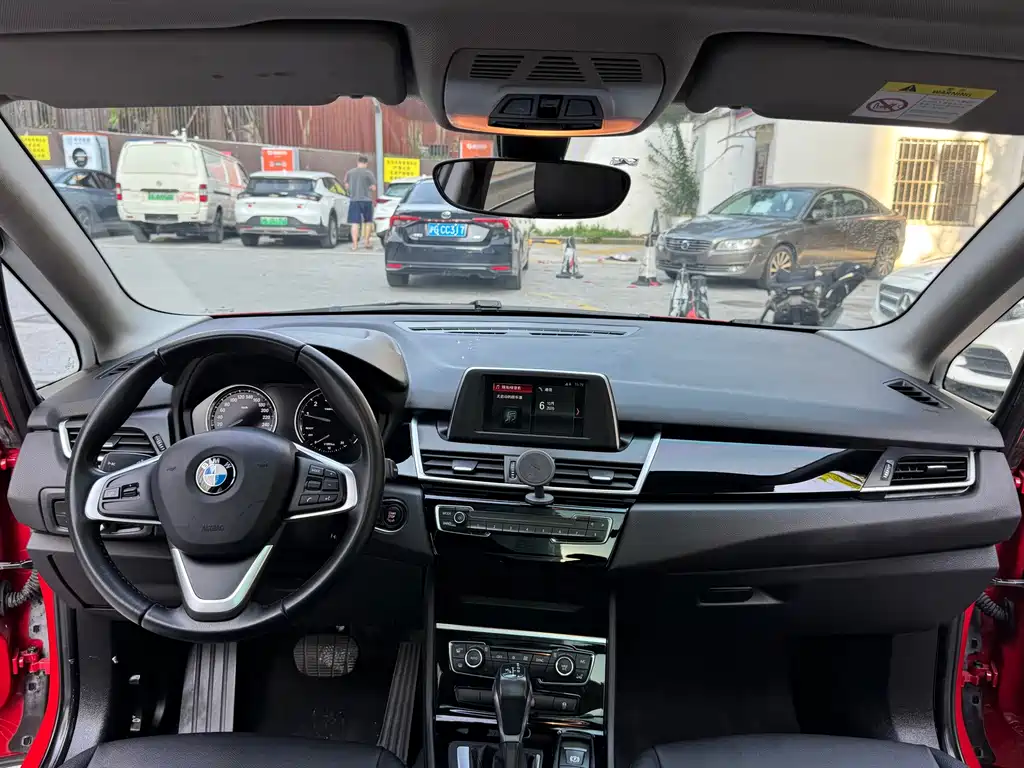 BMW 2 Series Active Tourer — фото 5