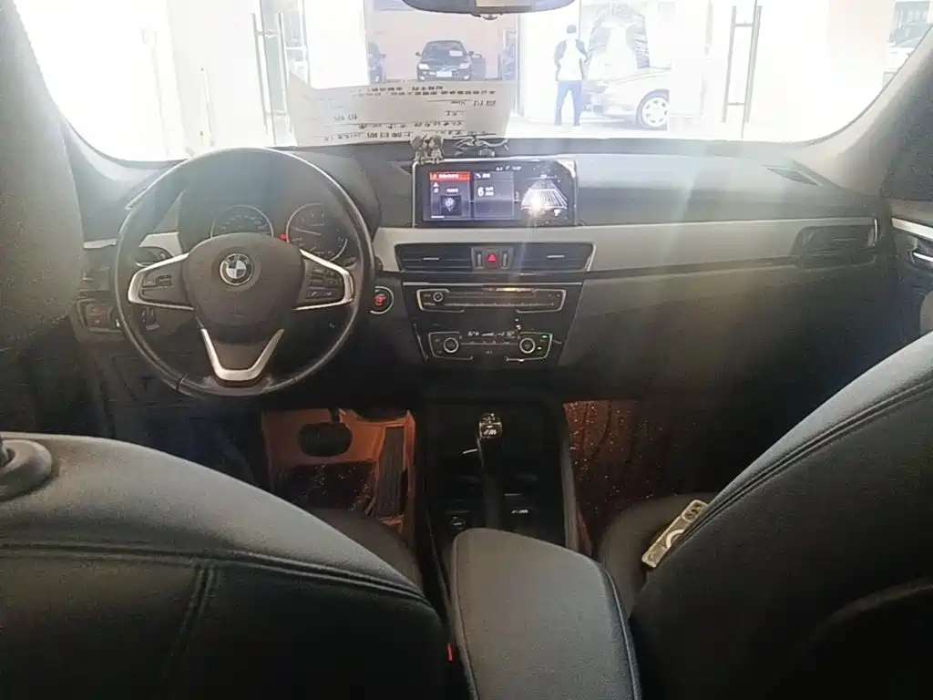 BMW X1 — фото 10