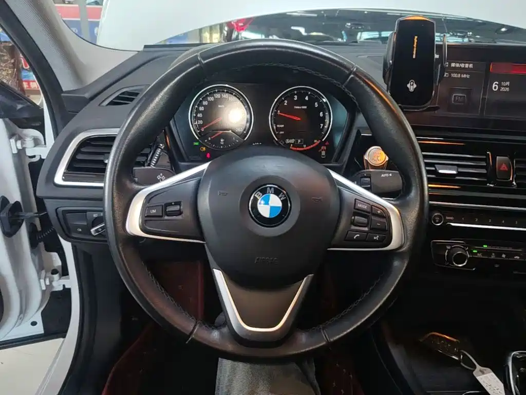BMW 1 Series — фото 11