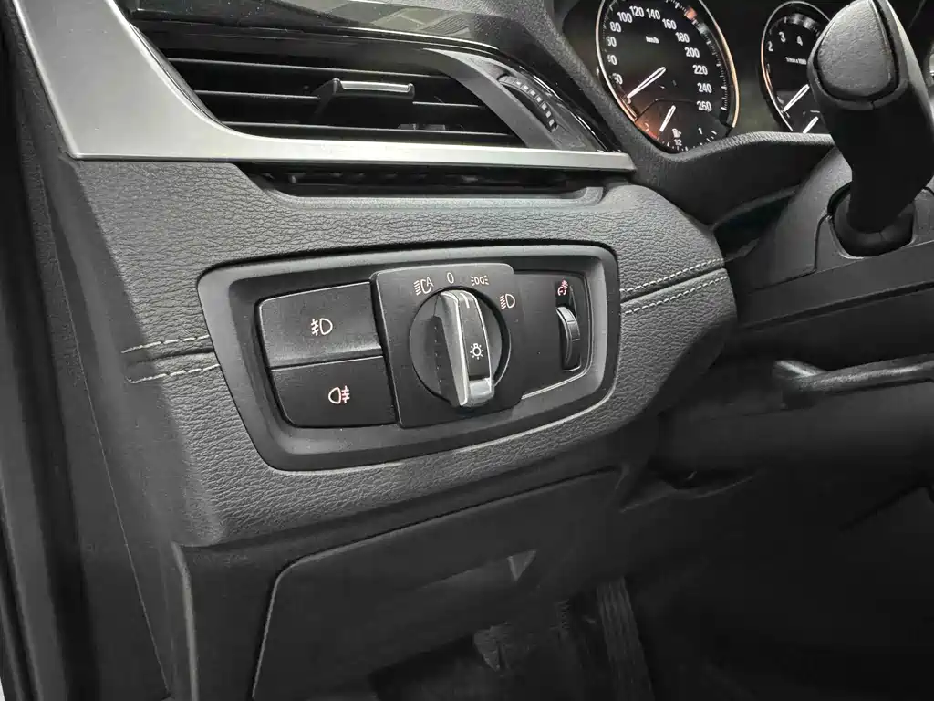 BMW X2 (Import) — фото 18