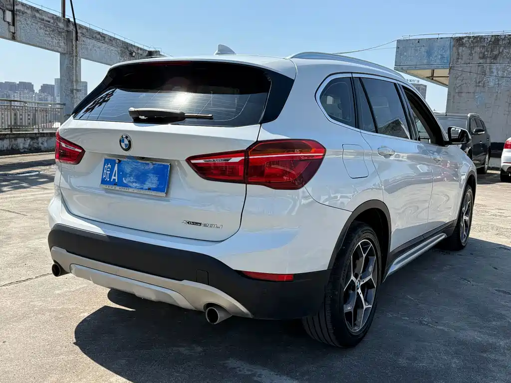 BMW X1 — фото 5