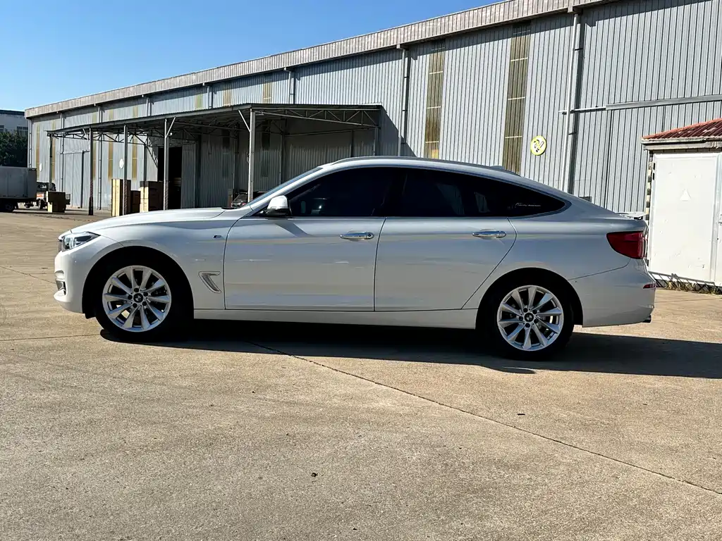 BMW 3 Series GT — фото 14