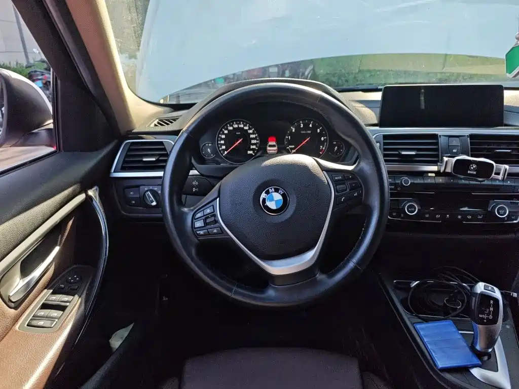 BMW 3 Series — фото 11