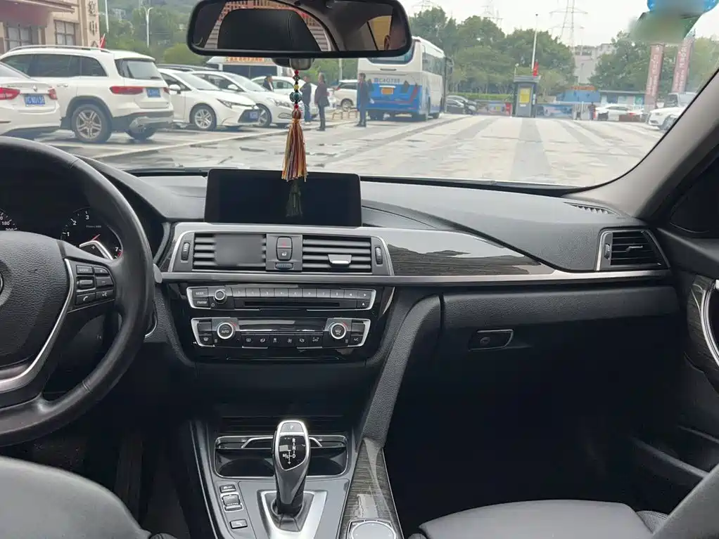 BMW 3 Series — фото 11