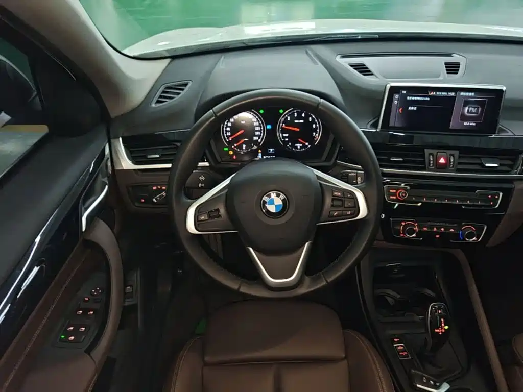 BMW X1 — фото 11