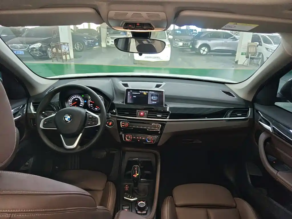 BMW X1 — фото 10