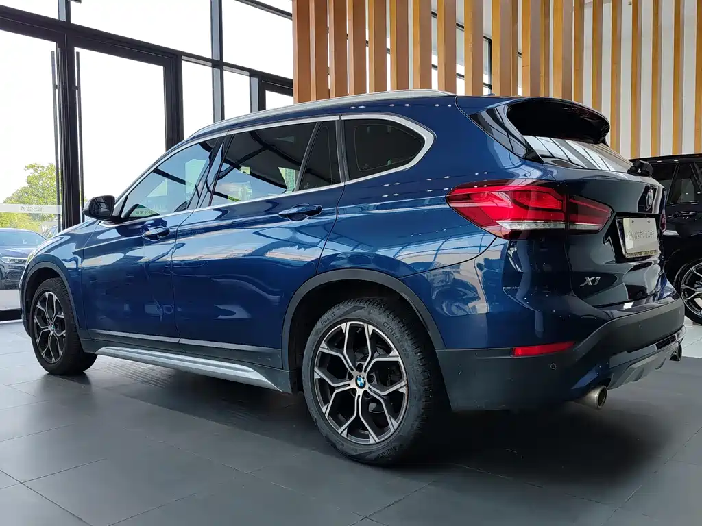 BMW X1 — фото 7