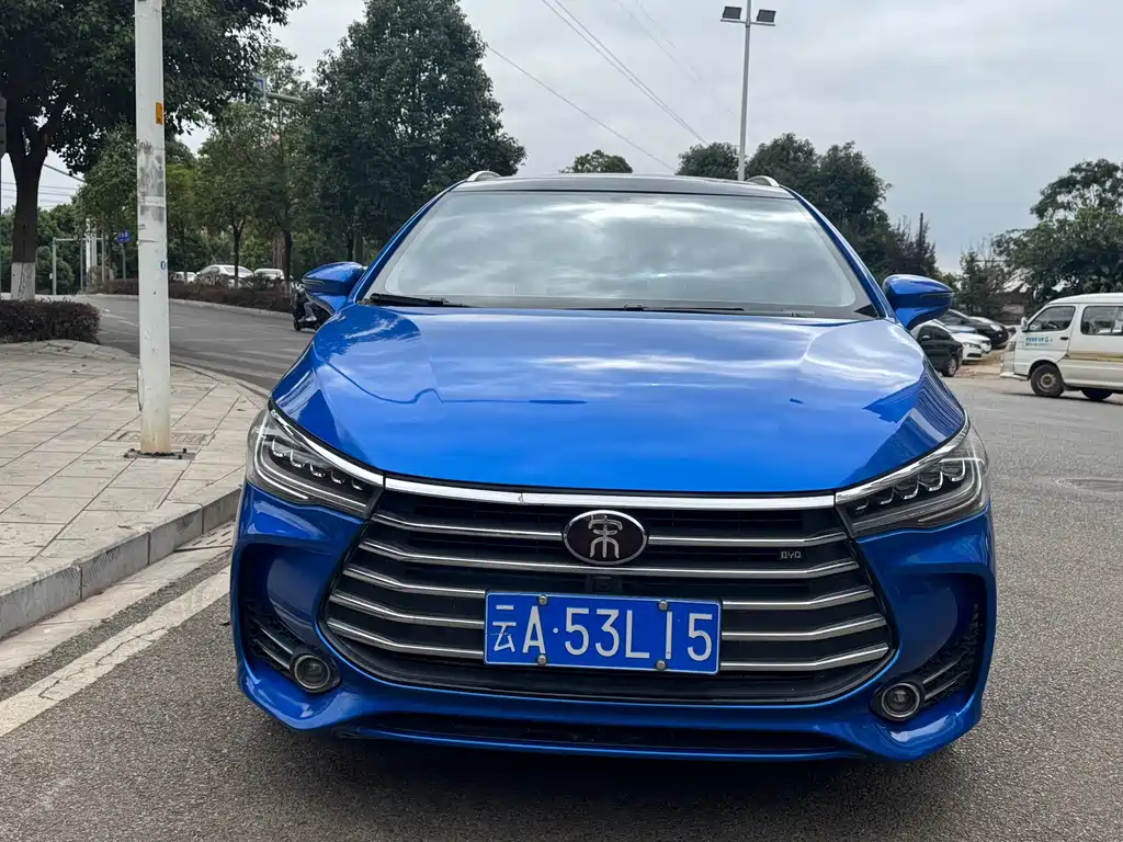 BYD MAX — фото 15